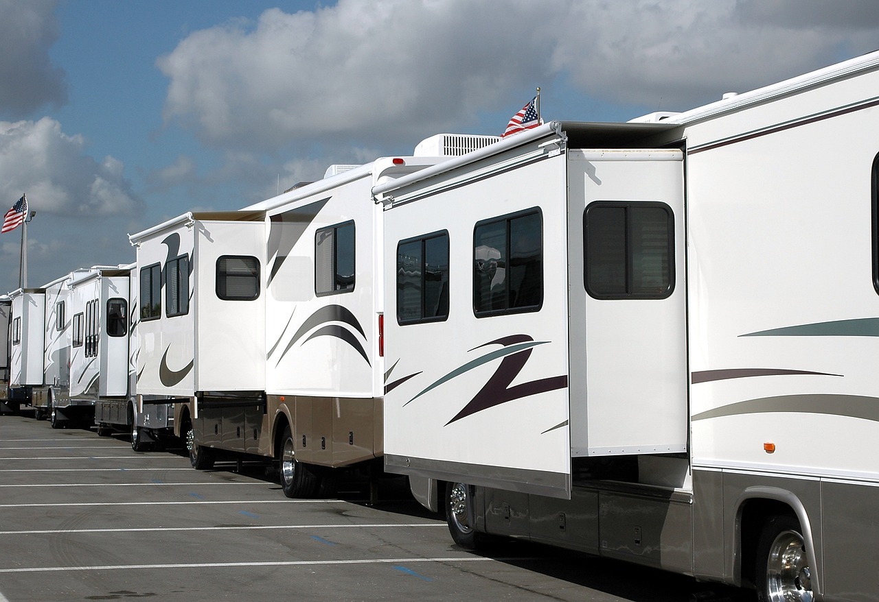 recreational vehicle, camping, travel-3043422.jpg